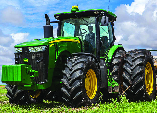 Trator John Deere 8270R