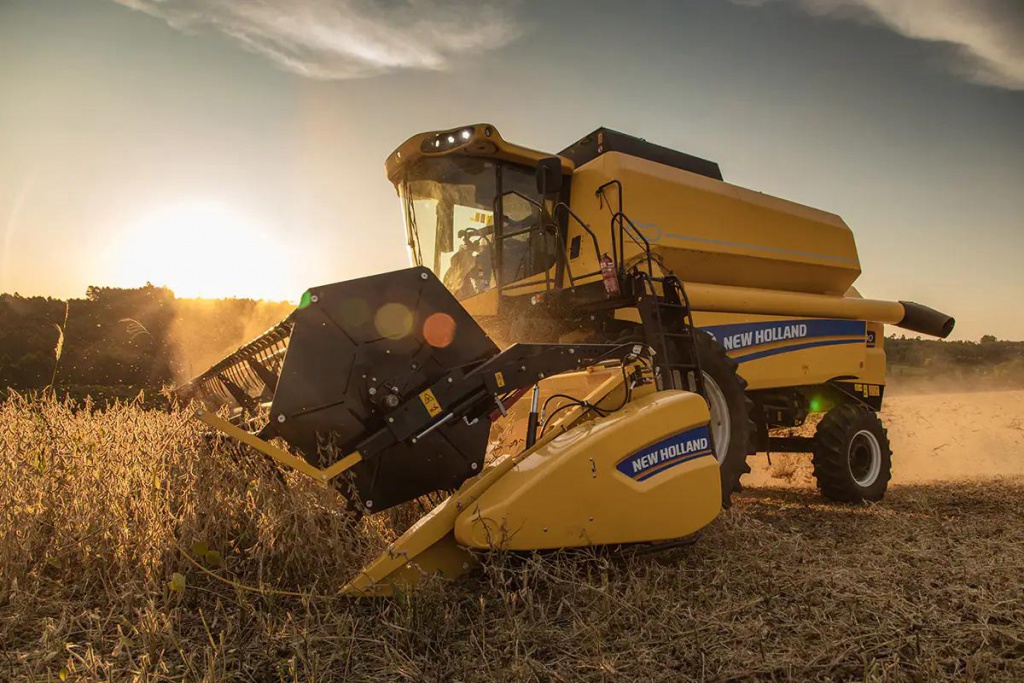 Colheitadeira New Holland TX 4.90