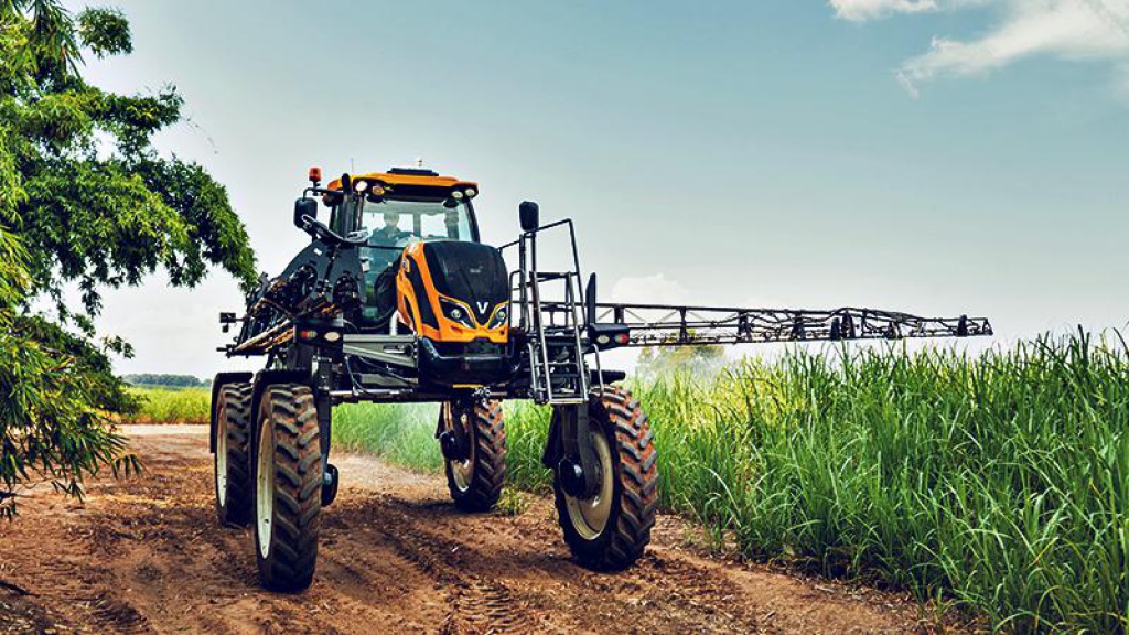 Trator Valtra R530