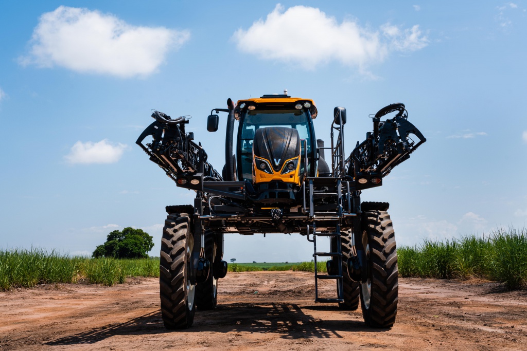 Valtra R535