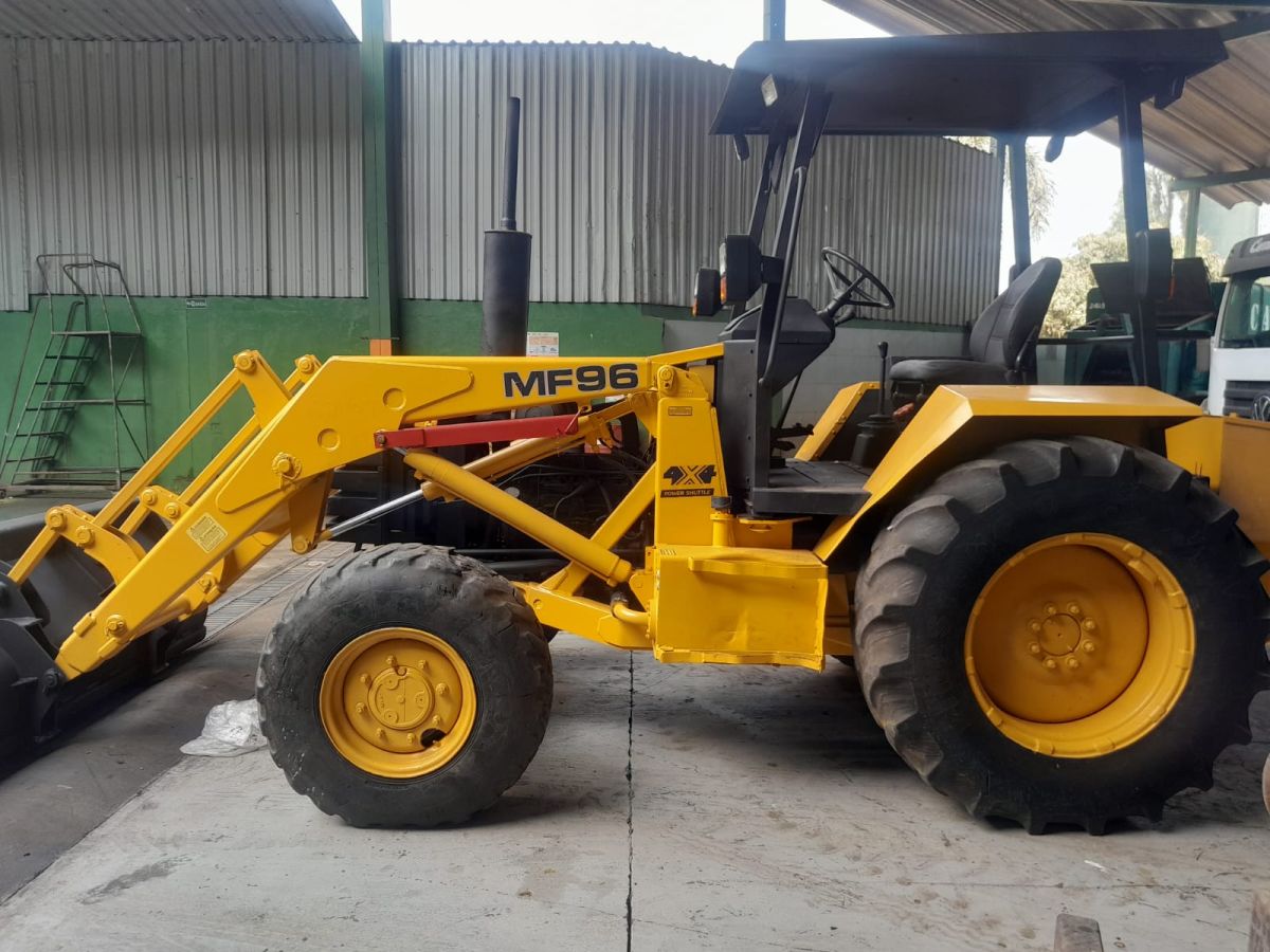 TRATOR MASSEY FERGUSON 96 HST TRAÇADO