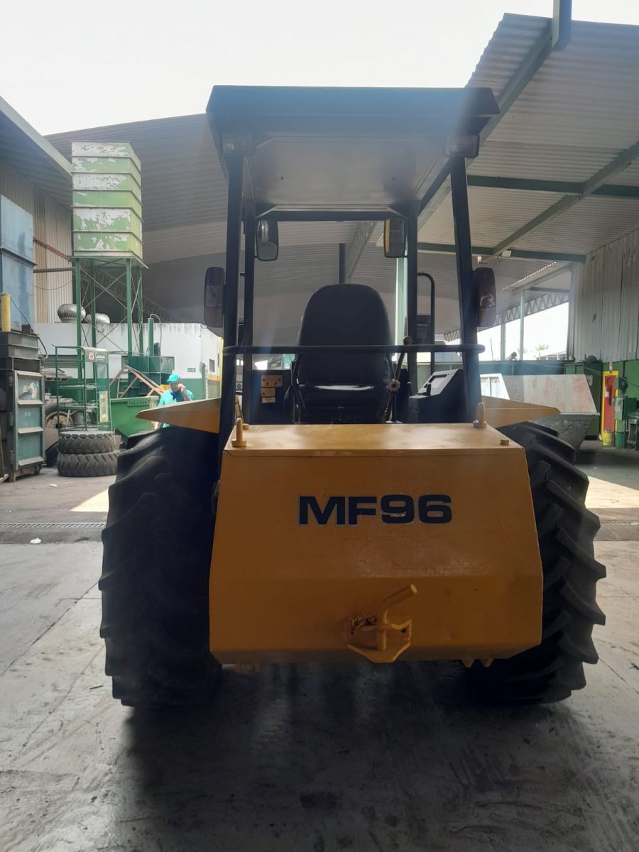 TRATOR MASSEY FERGUSON 96 HST TRAÇADO