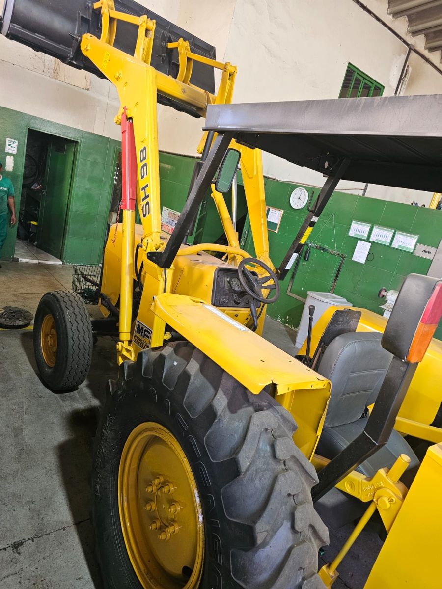 TRATOR MASSEY FERGUSON 86 HS
