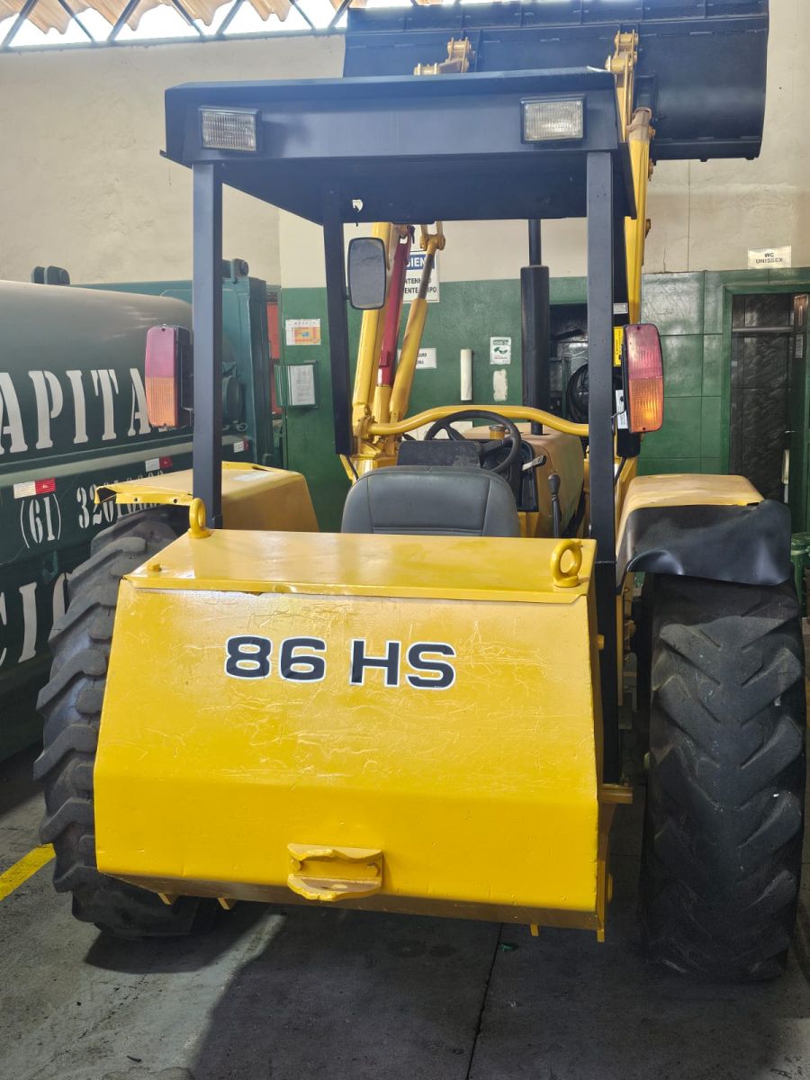 TRATOR MASSEY FERGUSON 86 HS