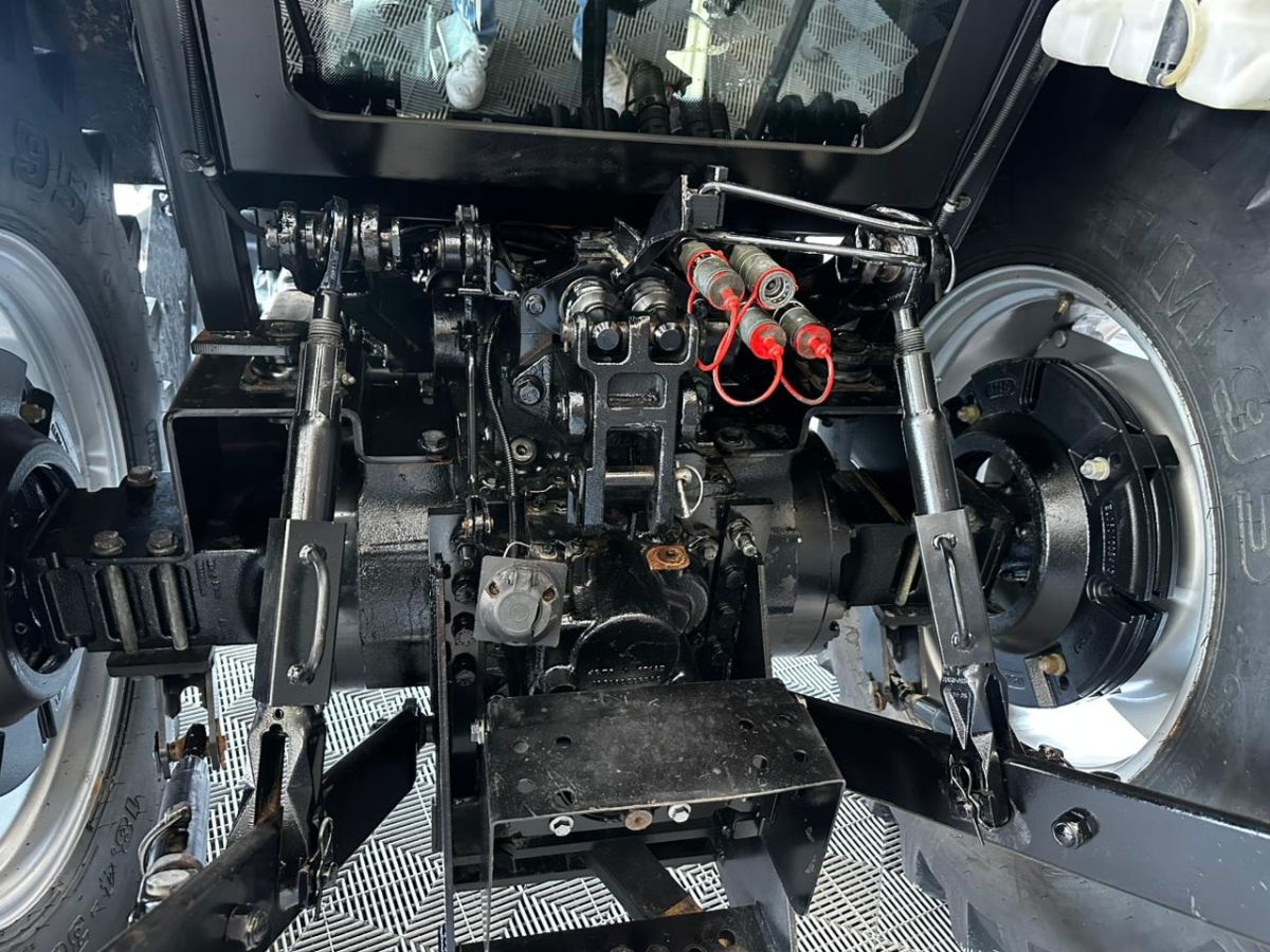 Trator Agricola Mahindra 6075C 2023