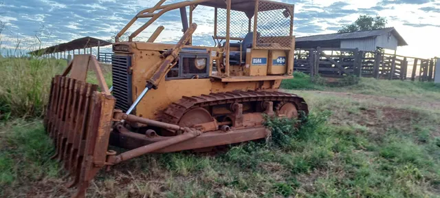 Vendo troco esteira Komatsu D50 84 no Parana.