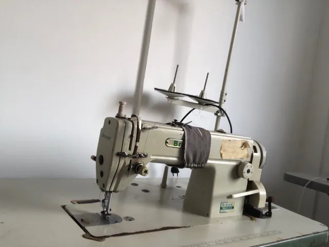 Vende-se máquina de costura industrial 