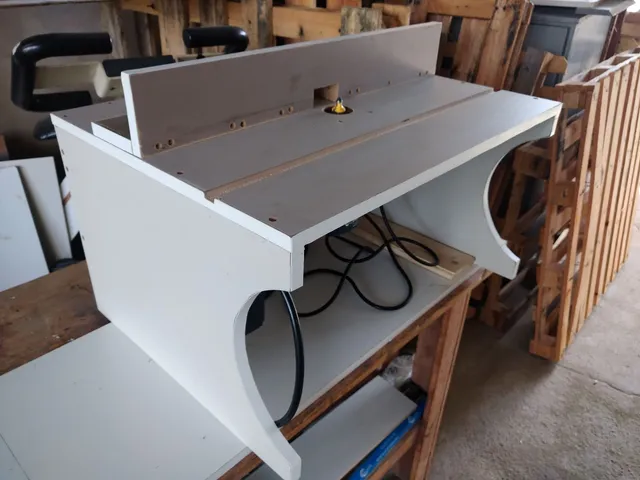 Mesa para trabalhar com tupia invertida 