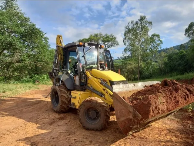 Retroescavadeira New Holland b110 2020