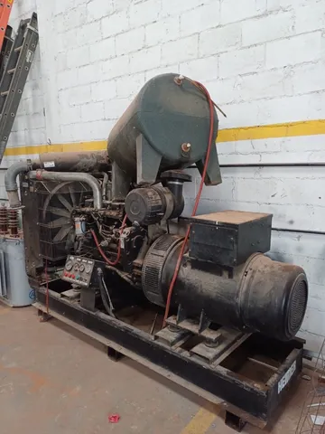 GRUPO GERADOR IVECO 225 kVa