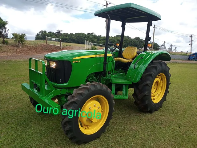 Trator John Deere 5055E