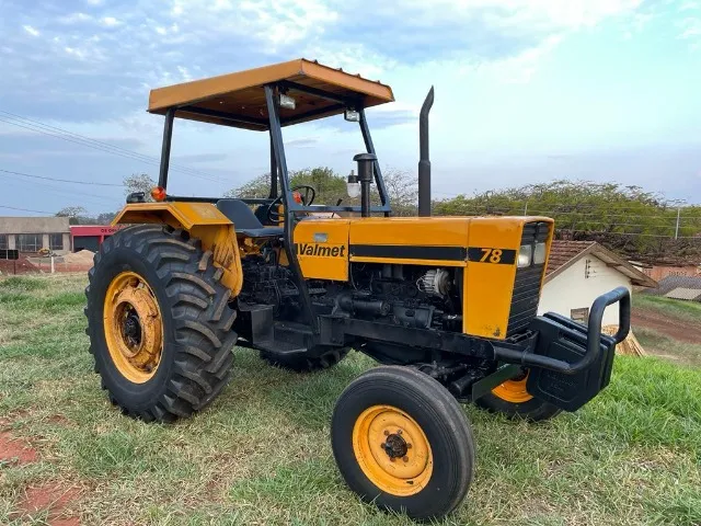 Trator Valmet 78 1989 - Direção hidráulica e Embreagem dupla
