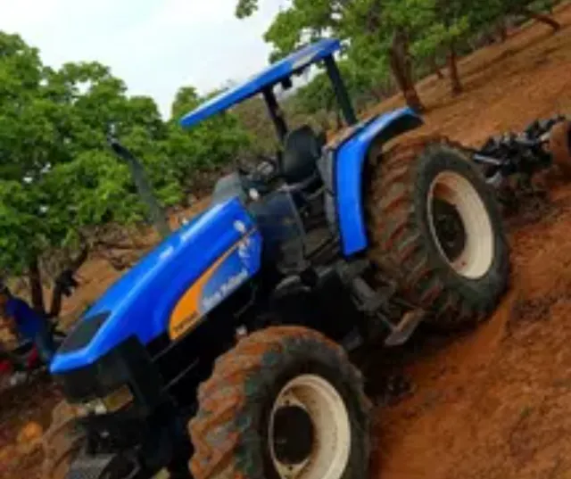 Trator TM 7020 ano: 2010