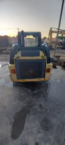 minicarregadeira new holland l220 ano 2014