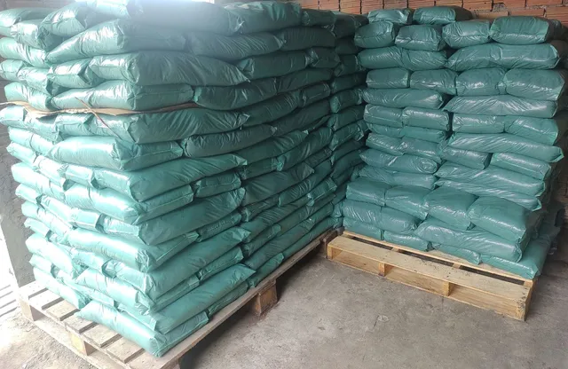 ADUBO ORGÂNICO / TERRA PARA ADUBAÇÃO