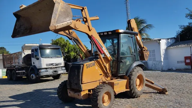 Case 580M 2010