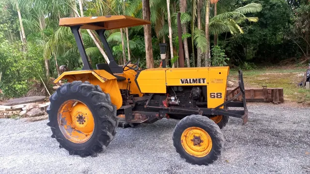 Trator Valmet 68 ano 1983
