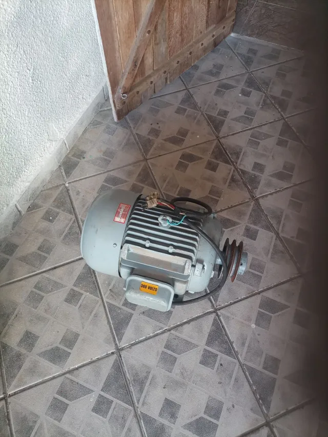 Motor eberle trifasico