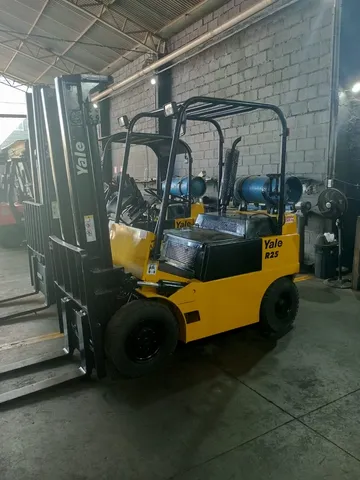 Empilhadeira Yale modelo r25 ano 86 duplex máquina rodando ! 