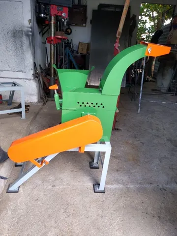 vendo maquina forrageira de 3 cv sem motor nova 