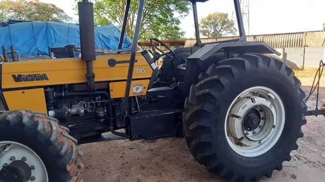 Trator Valtra