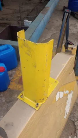 proteção para porta palete tipo caneleira usada 
