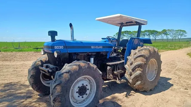 Trator New Holland 8030 - Impecável!