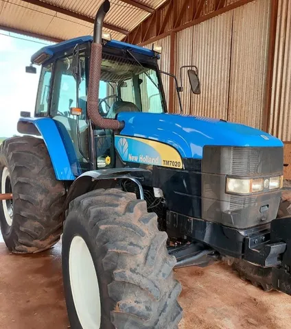 Trator New Holland TM 7020