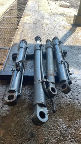 Pistões volvo 140