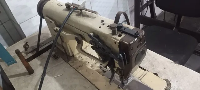 Vendo máquina 2 agulhas pfaff