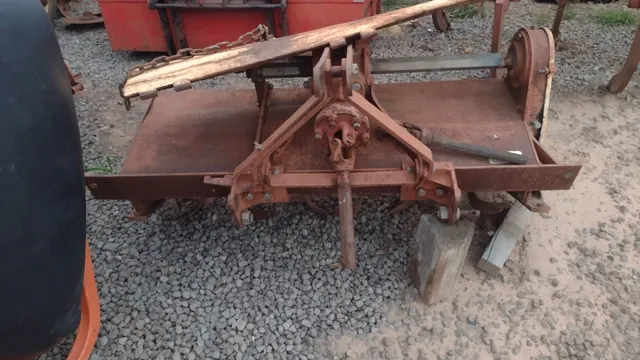 Enxada rotativa com encanteirador 