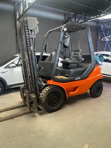 Empilhadeira trator 2.5 ton