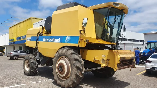 Arrozeira New Holland TC5090 ano 2008 C/PL de 19 pés rígida.