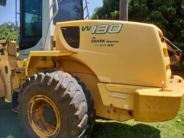 Pá Carregadeira New Holland W 130
