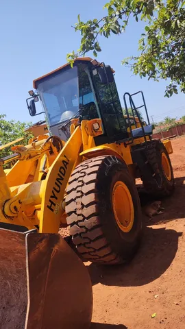 Pa Carregadeira Hyundai 2012 Modelo 757-9 Gabinada 10.800 Hrs 