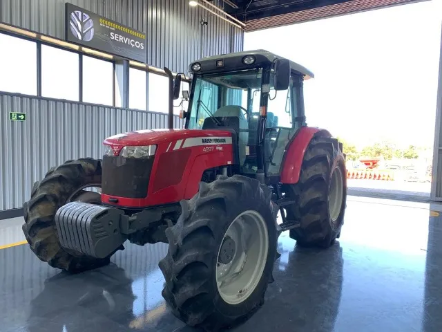 Trator Massey Ferguson 4297 ano 2017.