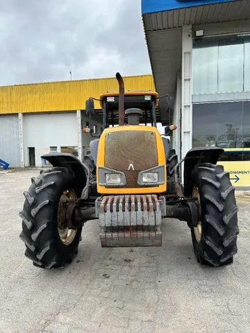 Trator Valtra BH180 ano 2013