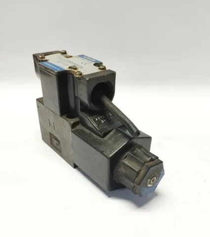 Válvula Solenóide de controle direcional hidráulico YUKEN DSG-01-2B3-D24-50