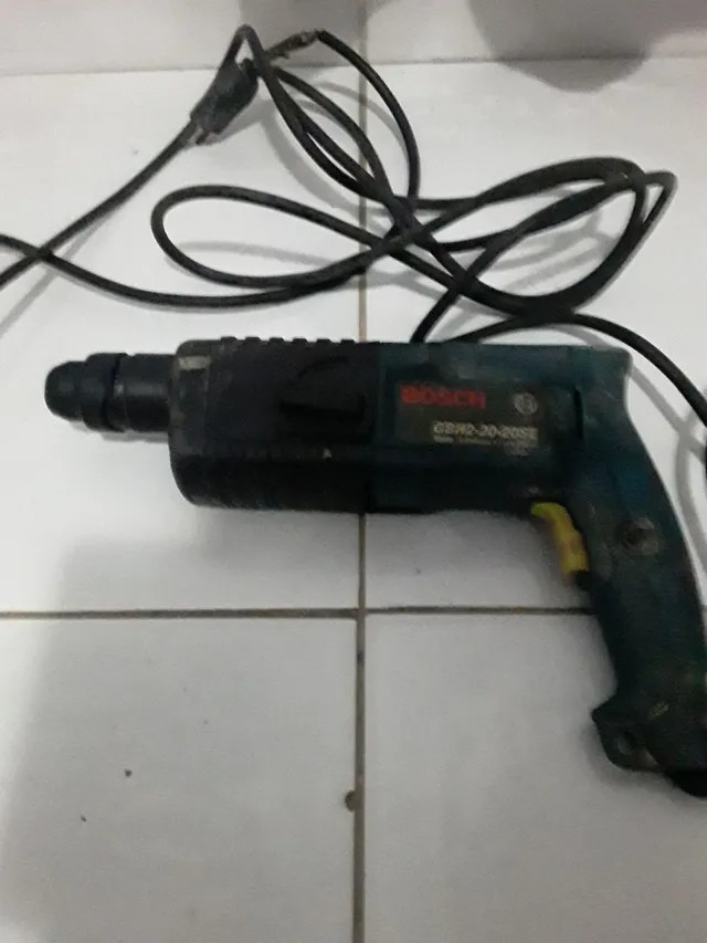 Vendo furadeira Plus bosch valor 300