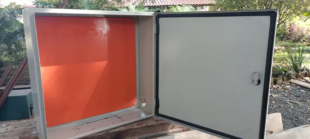 Caixa de energia painel de energia 60x60x20 grande em excelente estado desapego