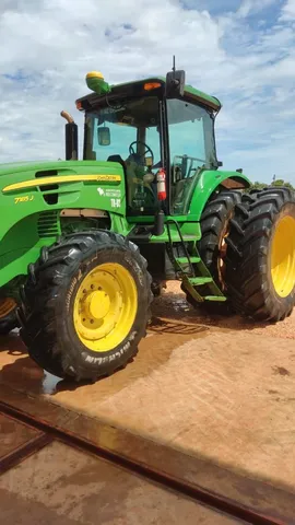 Trator Jonh Deere- *