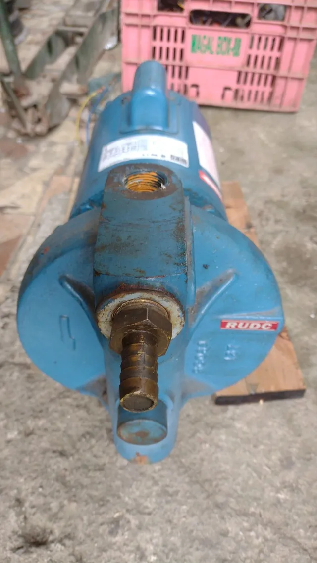 Vendo bomba de poço.etc