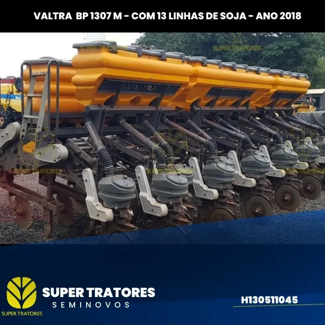Plantadeira Valtra BP1307 ano 2013 com 13 linhas de soja.