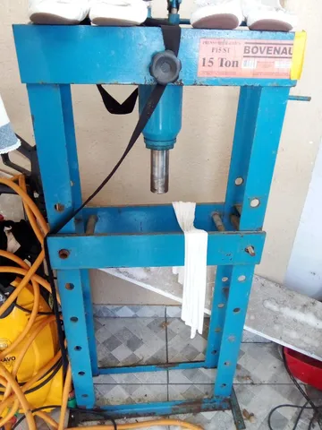 Vendo compressor 10 pés,prensa 15 toneladas,e compressor 5,1