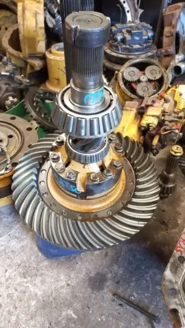 Conjunto coroa e pinhão motoniveladora Komatsu GD 523