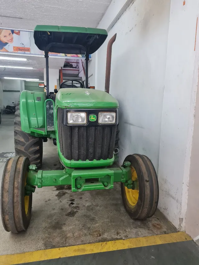Trator John Deere 5078E ano 2013