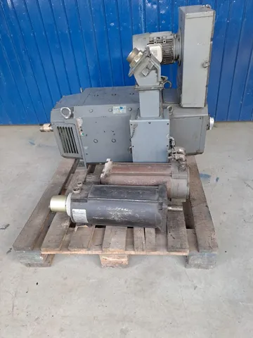 Motores separados (Servo motor 75 HP e Servo Motor 7.5 HP)
