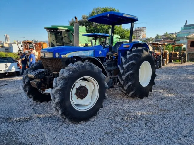 Trator New Holland 7630 ano 2012.