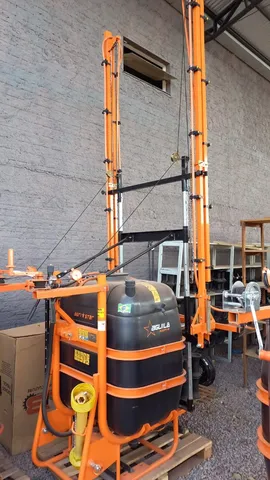 Pulverizador Agristar modelo ?Aguila 600 litros Bomba 75 Barra 12 Mts Novo e com Garantia!
