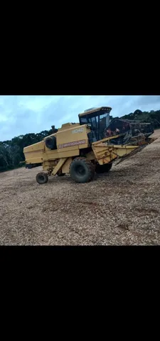 Colheitadeira 8040